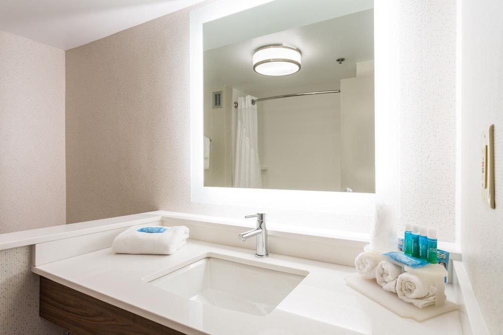 Holiday Inn Express Hotel & Suites Goldsboro - Base Area By Ihg Zewnętrze zdjęcie