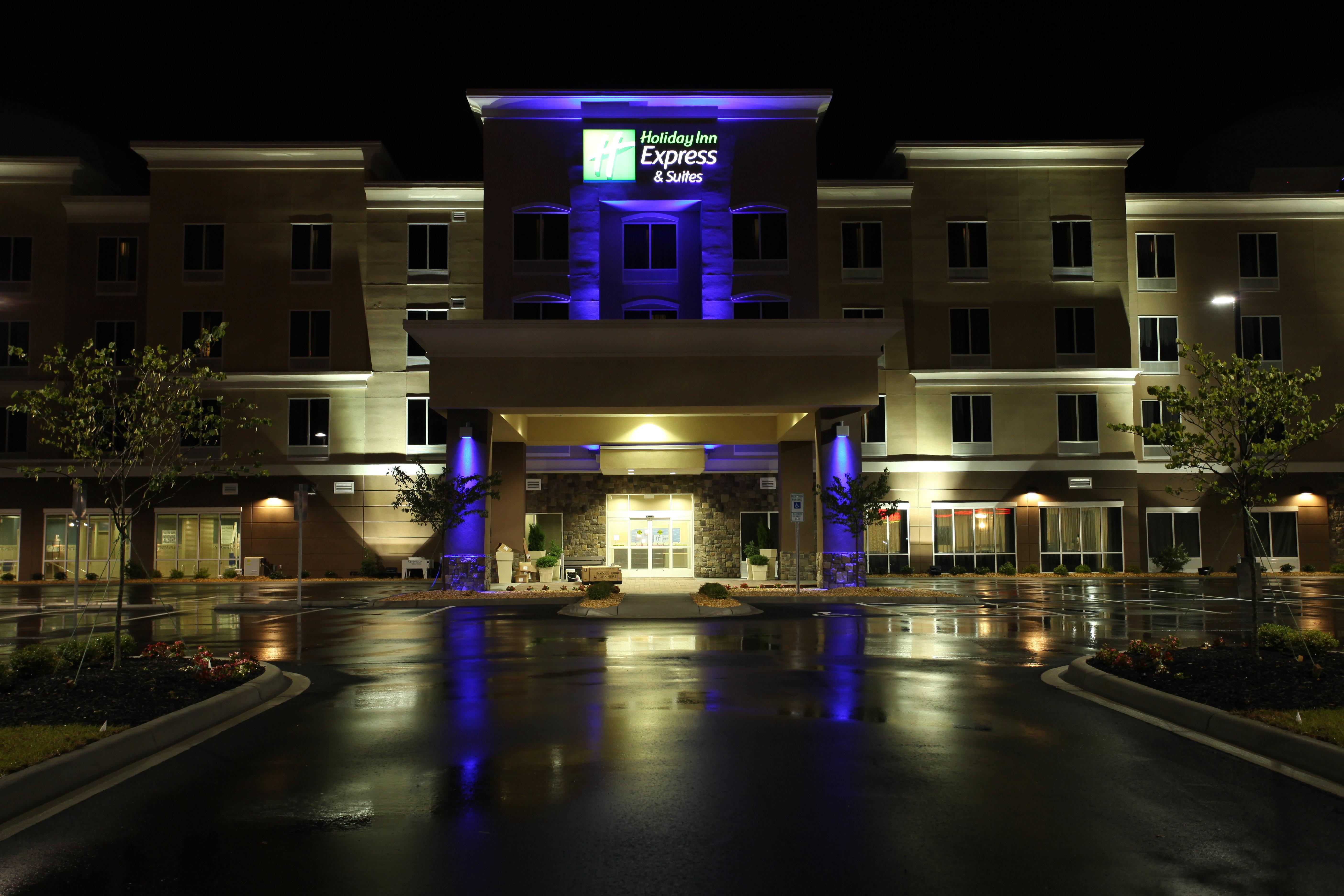 Holiday Inn Express Hotel & Suites Goldsboro - Base Area By Ihg Zewnętrze zdjęcie