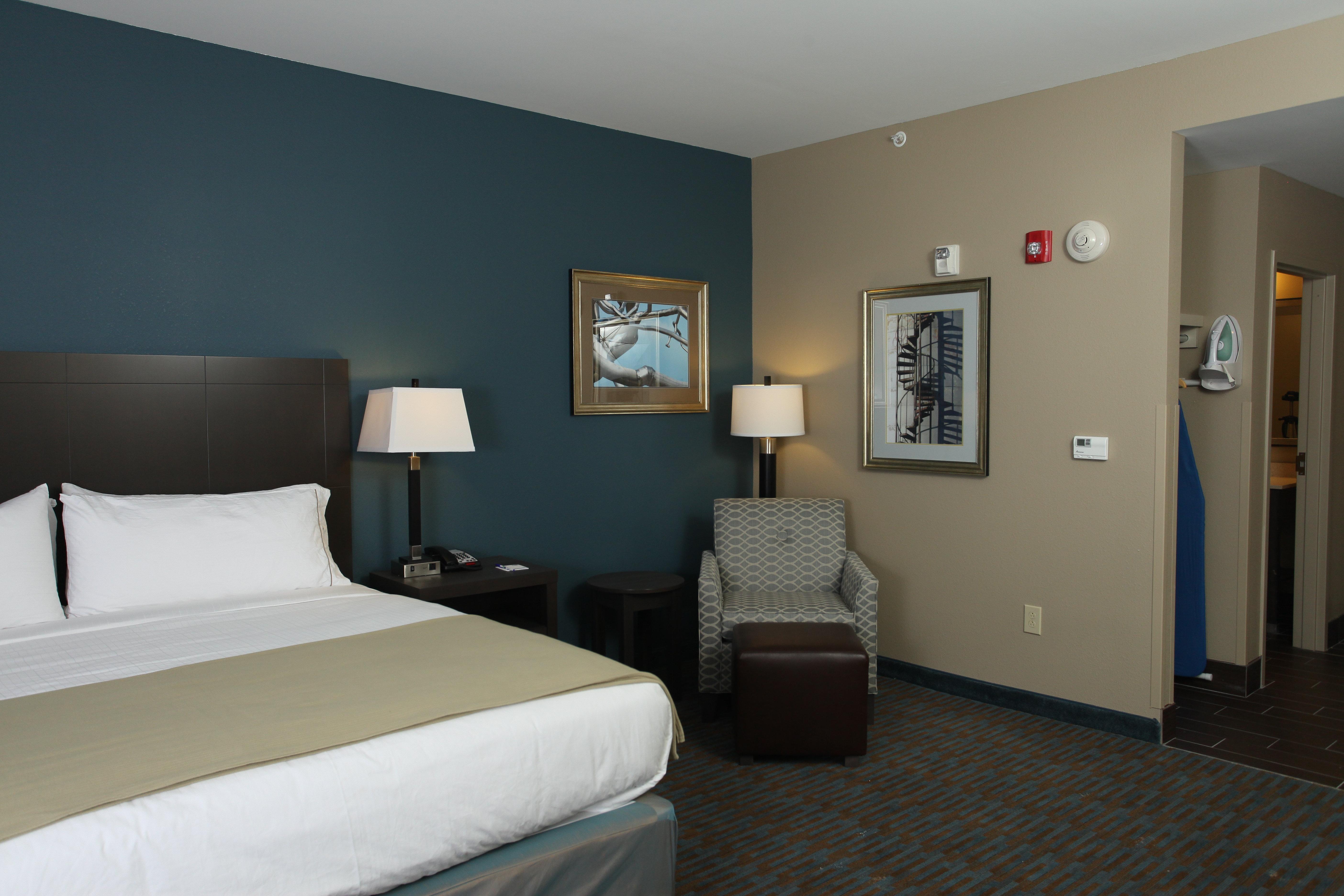 Holiday Inn Express Hotel & Suites Goldsboro - Base Area By Ihg Zewnętrze zdjęcie